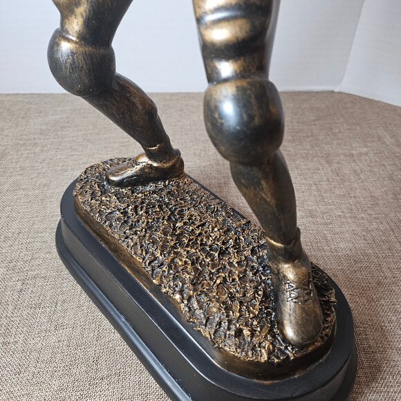 Pro Football Player Quarterback Statue Polystone 17" - Picture 6 of 10